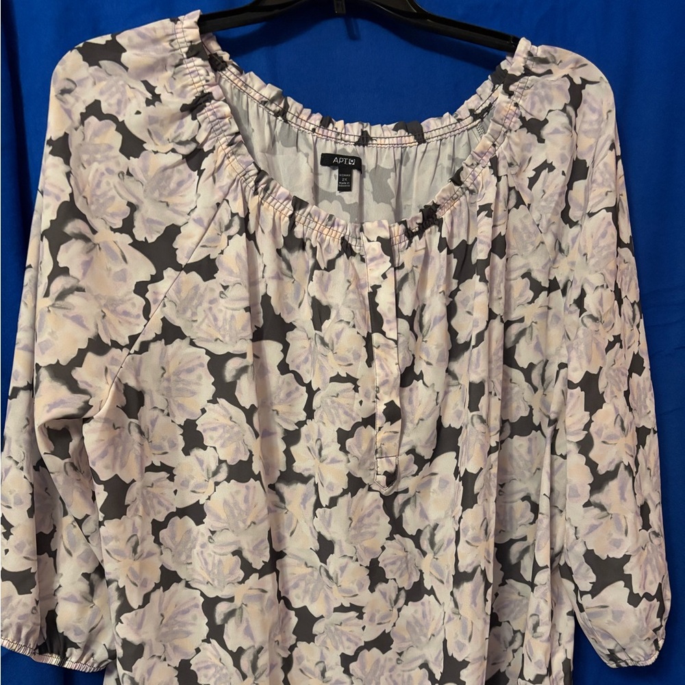Apt 9 beautiful blouse. Size 2X
